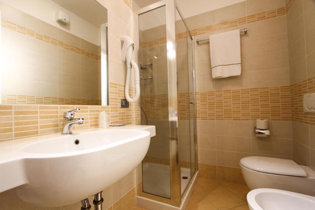 Thai Orchidee Restaurant&Rooms Garda  Luaran gambar
