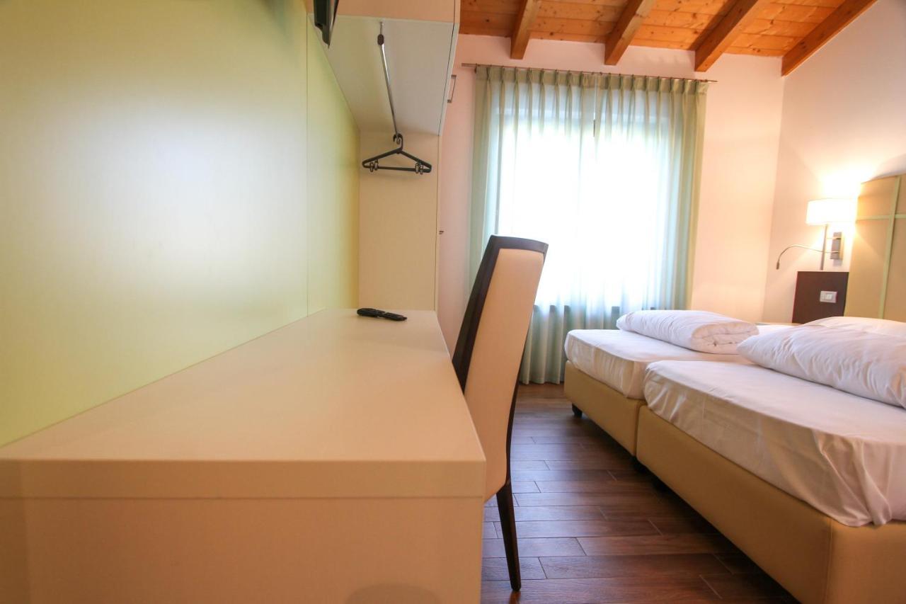 Thai Orchidee Restaurant&Rooms Garda  Luaran gambar