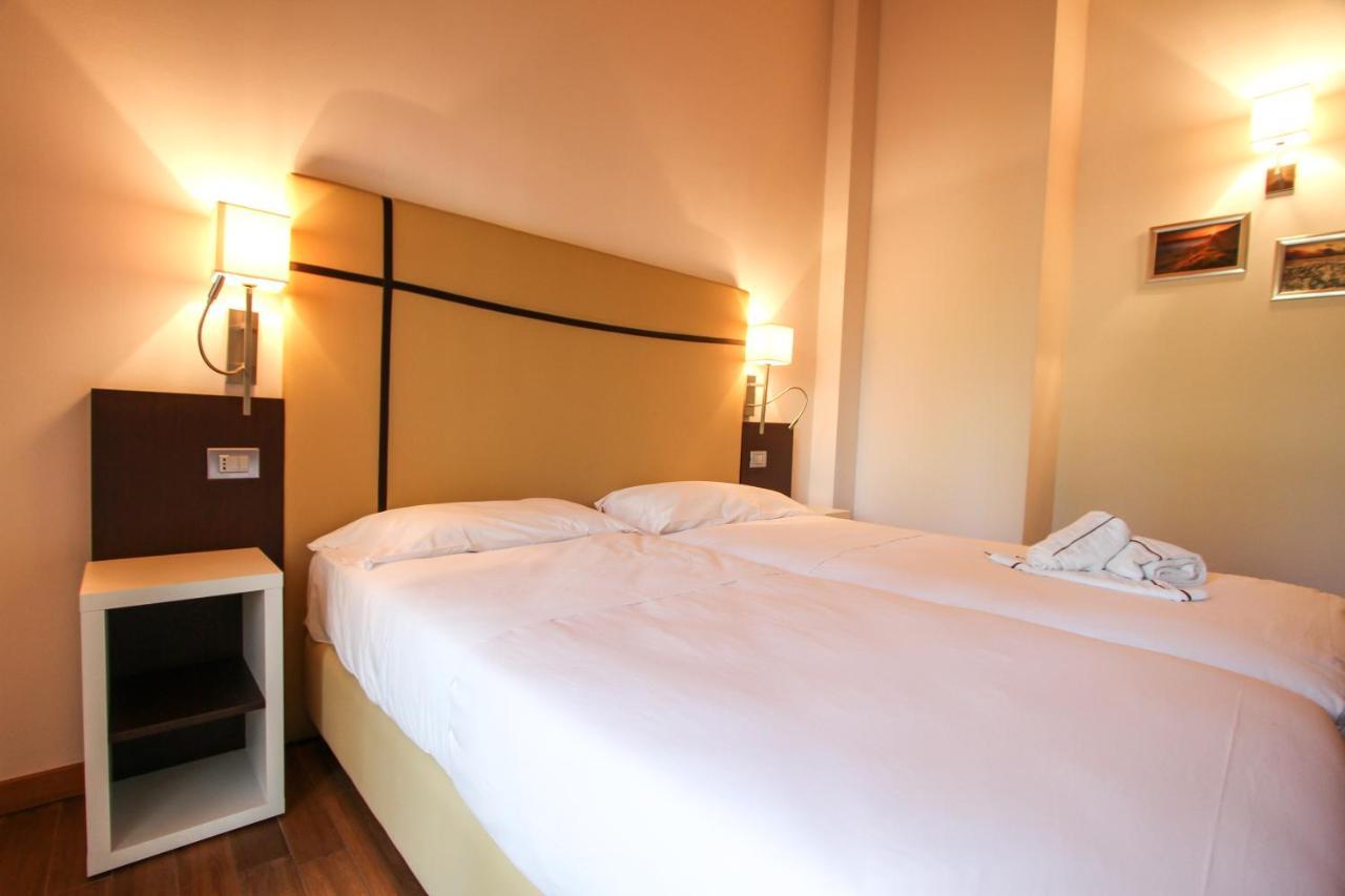 Thai Orchidee Restaurant&Rooms Garda  Luaran gambar