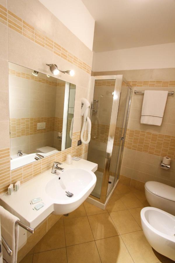 Thai Orchidee Restaurant&Rooms Garda  Luaran gambar
